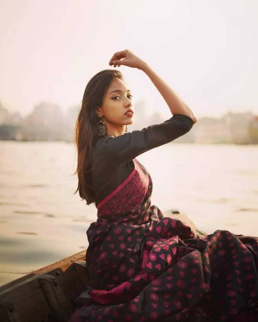 নাক,ফুল,জামদানী,